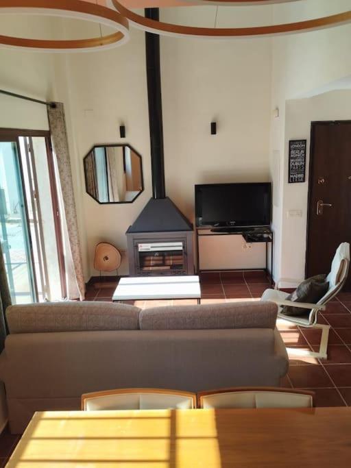 Suite En Sierramagna, Piscina Abierta El Ronquillo エクステリア 写真
